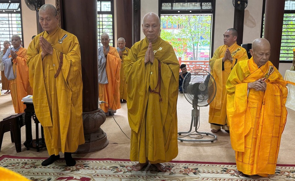 Chư tôn giáo phẩm chứng minh Chư tôn giáo phẩm chứng minh