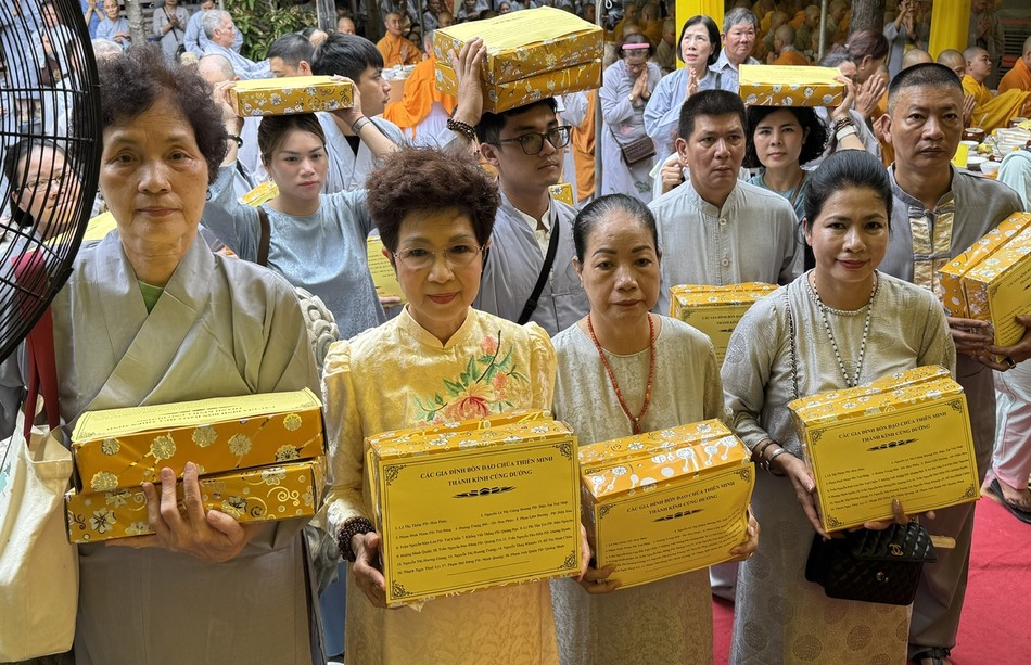 Phật tử trang nghiêm tham dự Pháp hội Vu lan Phật tử trang nghiêm tham dự Pháp hội Vu lan