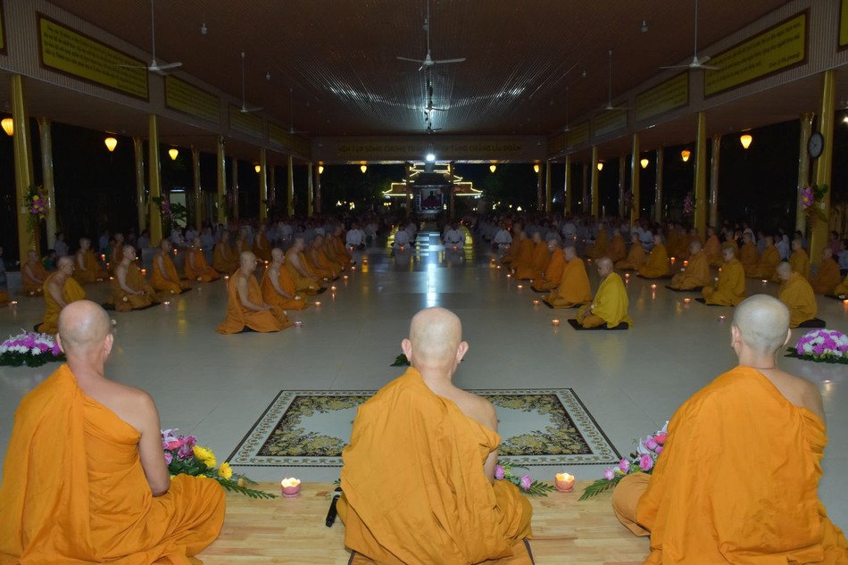 Thắp nến tưởng niệm, tri ân công hạnh cố Hòa thượng Thích Giác Đức Thắp nến tưởng niệm, tri ân công hạnh cố Hòa thượng Thích Giác Đức