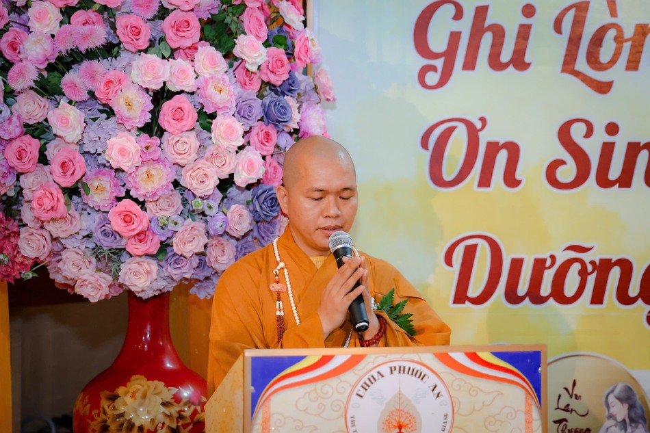 Đại đức Thích Thiện Chí phát biểu Đại đức Thích Thiện Chí phát biểu
