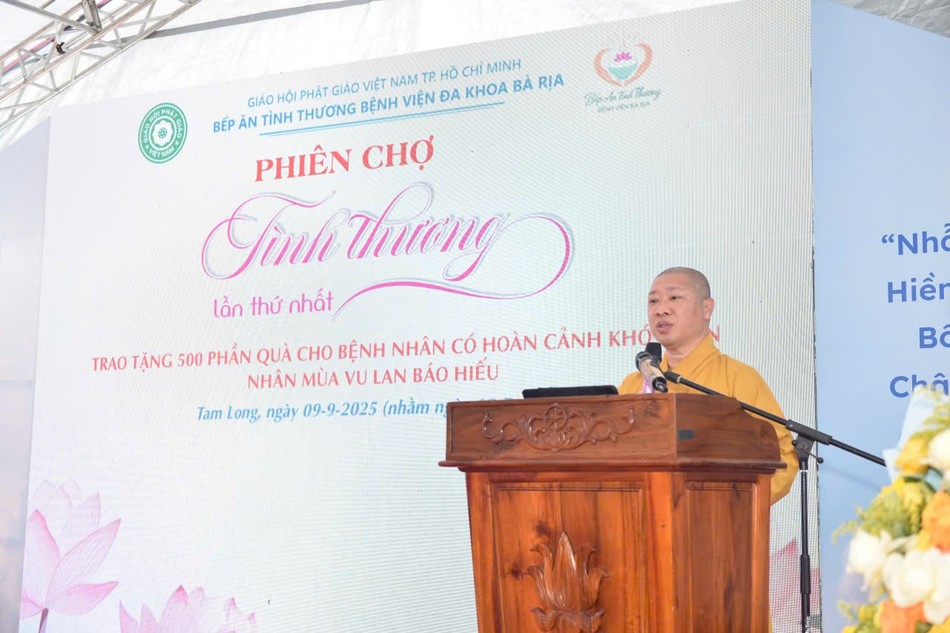 Thượng tọa Thích Thiện Thuận phát biểu khai mạc