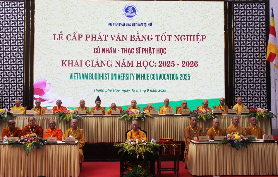 Chư tôn giáo phẩm chứng minh buổi lễ