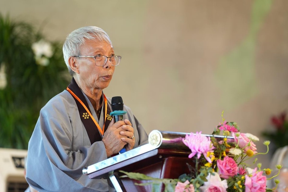 Phật tử Pháp Thiện Thịnh báo cáo quá trình tu học