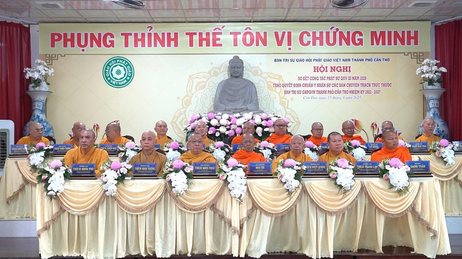 Chư tôn đức chứng minh