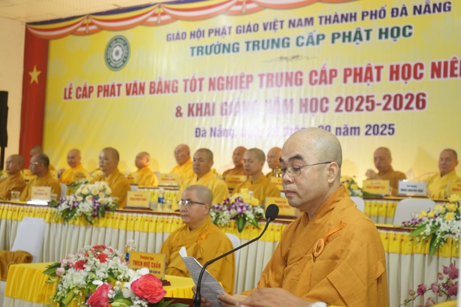 Thượng tọa Thích Chúc Tín phát biểu khai mạc Thượng tọa Thích Chúc Tín phát biểu khai mạc
