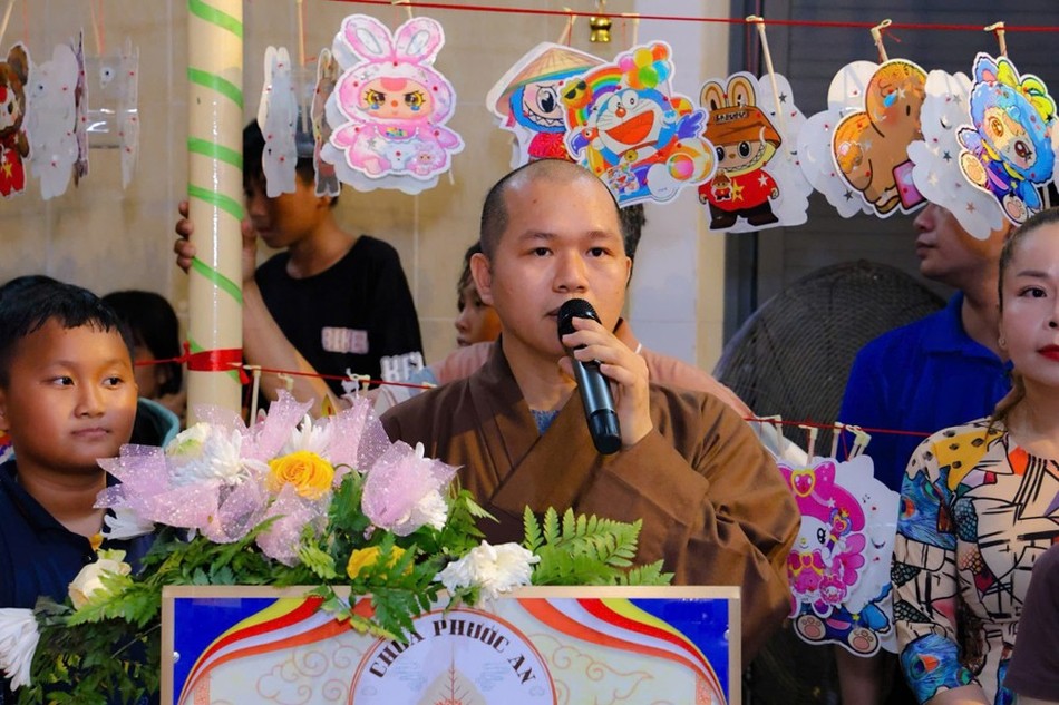 Đại đức Thích Thiện Chí phát biểu Đại đức Thích Thiện Chí phát biểu