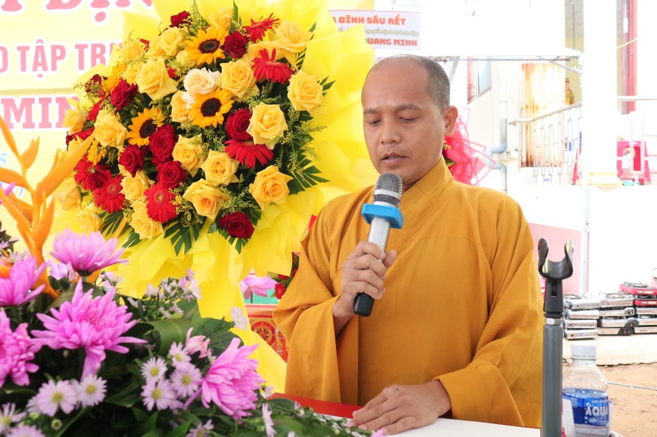 Đại đức Thích Minh Hải công bố quyết định Đại đức Thích Minh Hải công bố quyết định