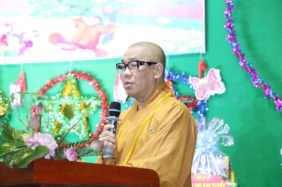 Thượng tọa Thích Quảng Lộc phát biểu Thượng tọa Thích Quảng Lộc phát biểu