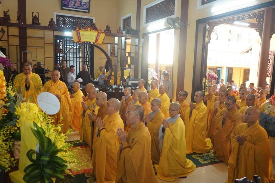 Trường Trung cấp Phật học Đà Nẵng đảnh lễ tưởng niệm Trường Trung cấp Phật học Đà Nẵng đảnh lễ tưởng niệm