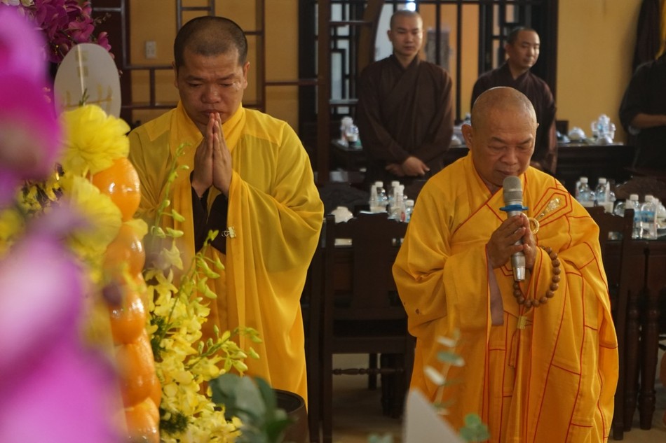 Hòa thượng Thích Từ Nghiêm, Ủy viên Hội đồng Trị sự, Trưởng ban Trị sự GHPGVN TP.Đà Nẵng, trụ trì chùa Phổ Đà, Trưởng môn phái Phổ Thiên có lời cảm tạ đến các phái đoàn Hòa thượng Thích Từ Nghiêm, Ủy viên Hội đồng Trị sự, Trưởng ban Trị sự GHPGVN TP.Đà Nẵng, trụ trì chùa Phổ Đà, Trưởng môn phái Phổ Thiên có lời cảm tạ đến các phái đoàn