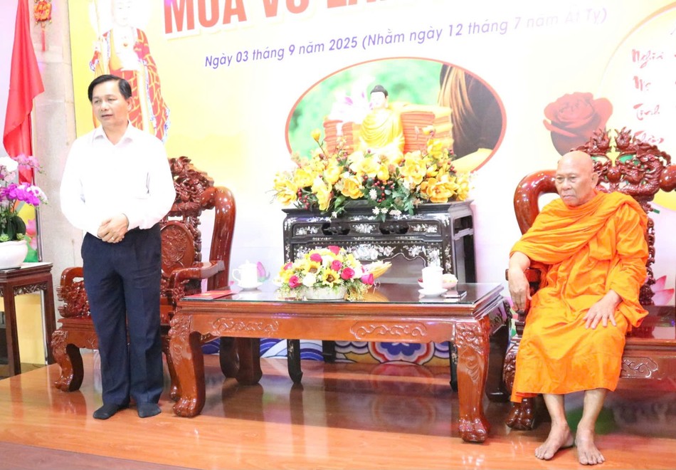 Bí thư Tỉnh ủy Vĩnh Long Trần Văn Lâu phát biểu Bí thư Tỉnh ủy Vĩnh Long Trần Văn Lâu phát biểu