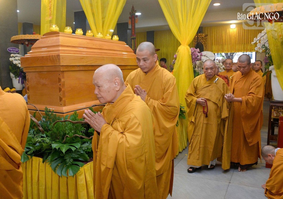 Hữu nhiễu kim quan vị giáo phẩm đã có nhiều đóng góp lớn lao cho Đạo pháp và Dân tộc Hữu nhiễu kim quan vị giáo phẩm đã có nhiều đóng góp lớn lao cho Đạo pháp và Dân tộc