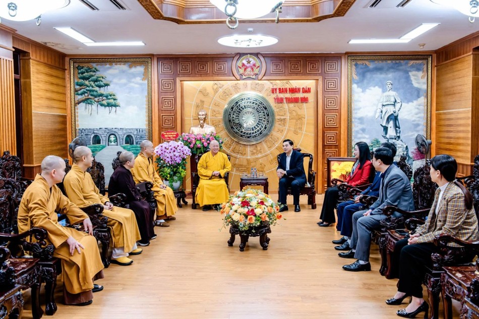 Chủ tịch UBND tỉnh Nguyễn Hoài Anh cùng lãnh đạo các phòng, ban đón tiếp đoàn Chủ tịch UBND tỉnh Nguyễn Hoài Anh cùng lãnh đạo các phòng, ban đón tiếp đoàn