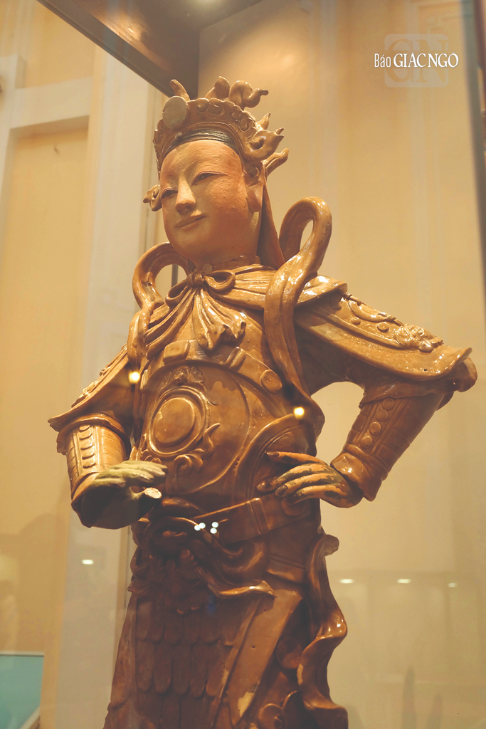 Tượng Hộ pháp, gốm phủ men nâu, thế kỷ XIX - XX