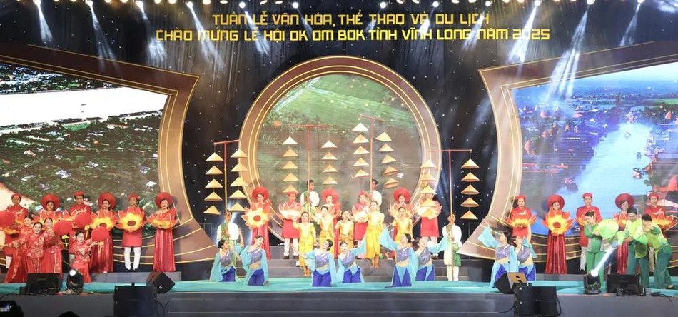 Một tiết mục văn nghệ tại lễ khai mạc Tuần lễ Văn hóa, thể thao và du lịch Một tiết mục văn nghệ tại lễ khai mạc Tuần lễ Văn hóa, thể thao và du lịch