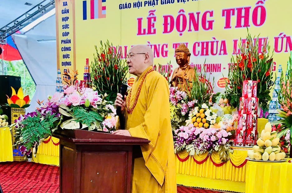 Hòa thượng Thích Quảng Tùng ban đạo từ