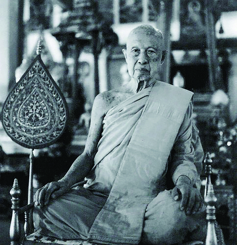 Pha Khamchan quá cố, trụ trì chính của Vat Saen Sukharam và là người sáng lập Dự án Di sản Phật giáo