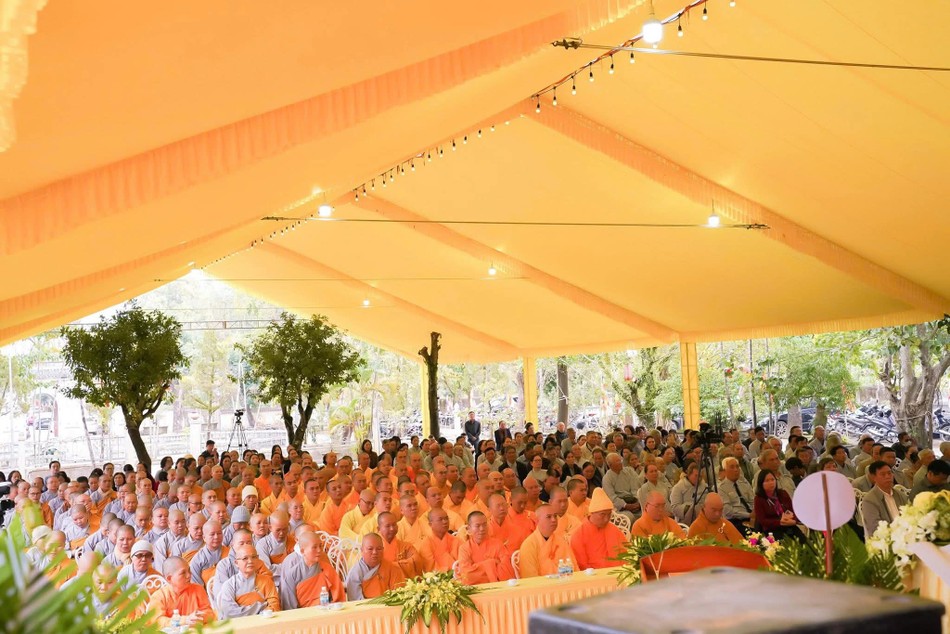 Chư Tăng Ni, đại biểu, Phật tử dự lễ