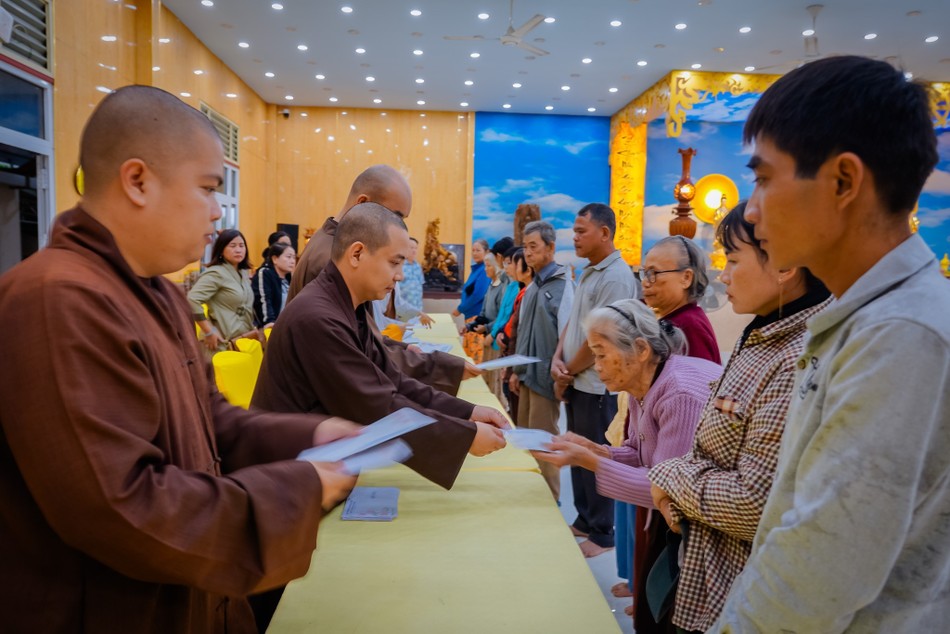 San sẻ những yêu thương