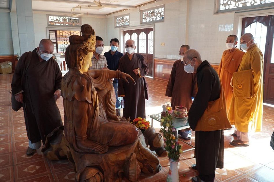 Những pho tượng Phật cũng sẽ được di dời để lấy mặt bằng cho công tác thi công Những pho tượng Phật cũng sẽ được di dời để lấy mặt bằng cho công tác thi công