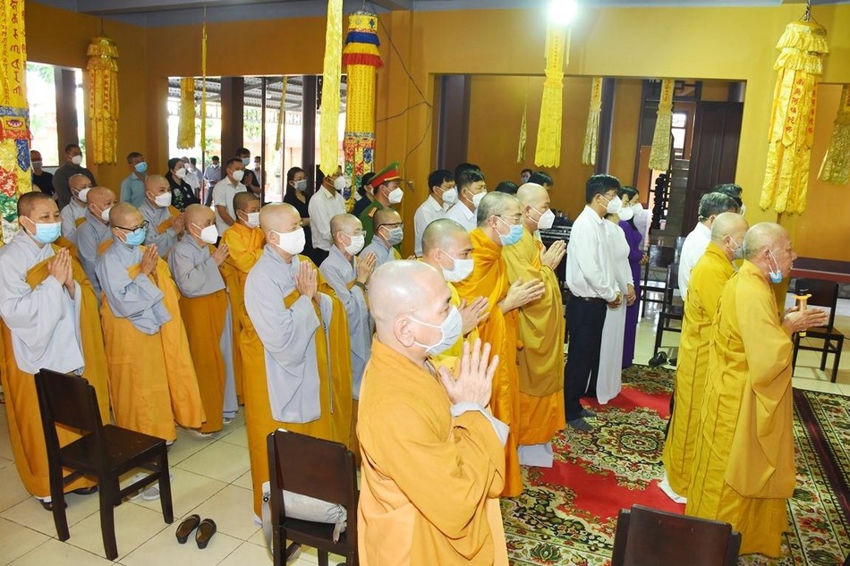 Gởi năng lượng lành để chuyển hóa và xoa dịu nỗi đau Gởi năng lượng lành để chuyển hóa và xoa dịu nỗi đau