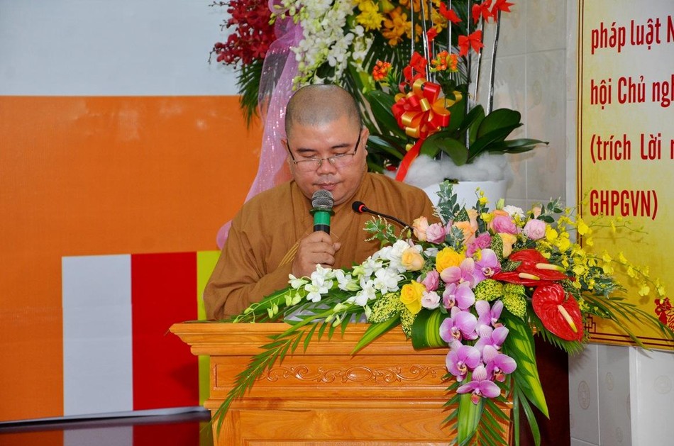 Đại đức Thích Bửu Đăng báo cáo công tác Phật sự nhiệm kỳ cũ Đại đức Thích Bửu Đăng báo cáo công tác Phật sự nhiệm kỳ cũ