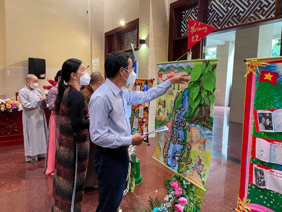 Các tác phẩm thể hiện đa dạng từ hình thức đến nội dung Các tác phẩm thể hiện đa dạng từ hình thức đến nội dung