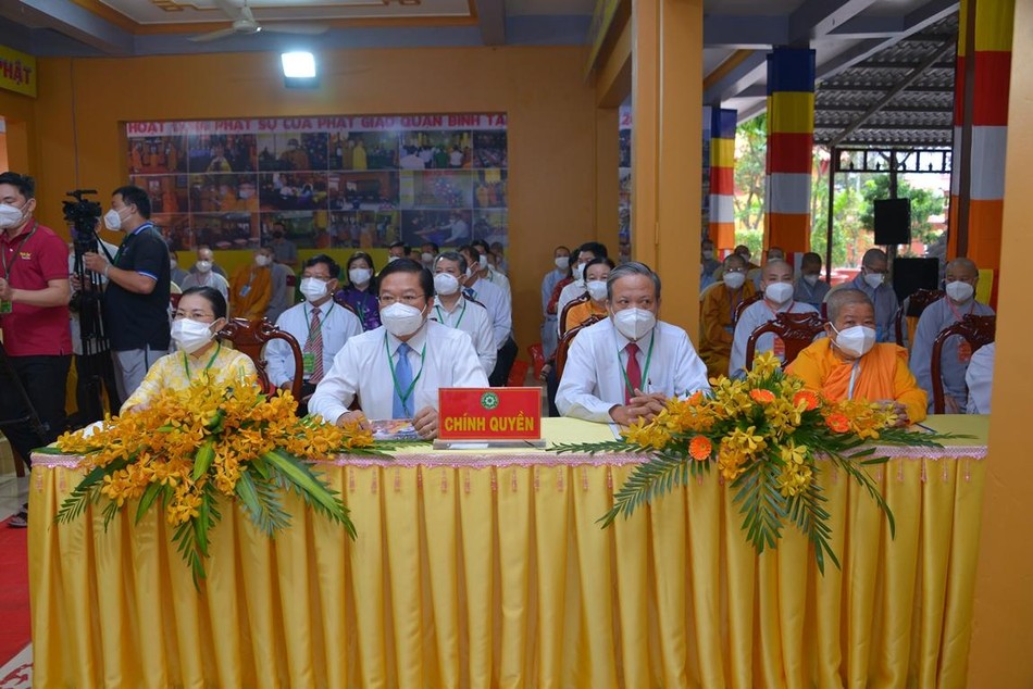 Đại diện lãnh đạo các cơ quan chức năng TP.HCM và quận Bình Tân tham dự