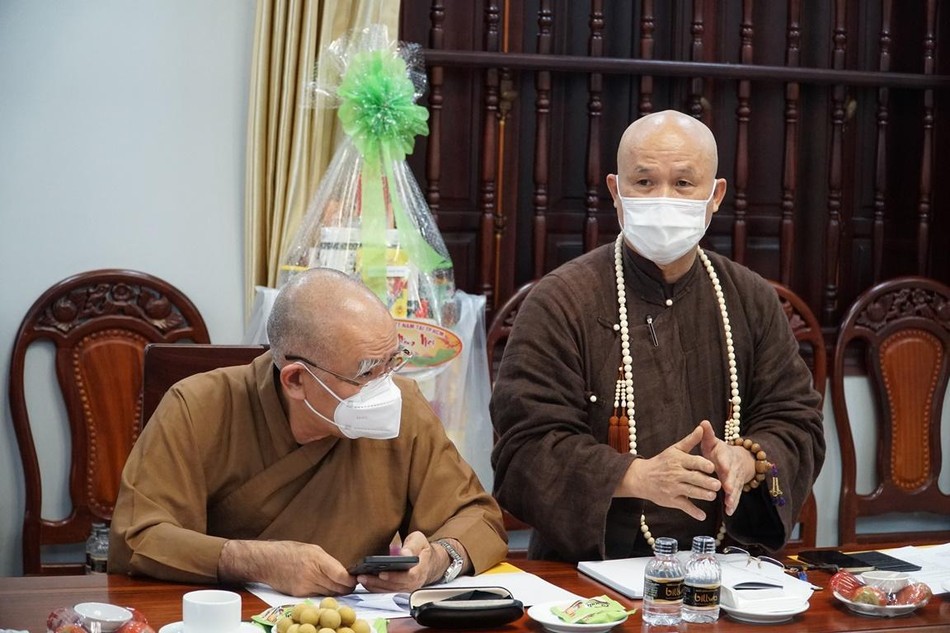 Thượng tọa Thích Giác Dũng , Trợ lý Trưởng lão Hòa thượng Viện trưởng phát biểu Thượng tọa Thích Giác Dũng , Trợ lý Trưởng lão Hòa thượng Viện trưởng phát biểu