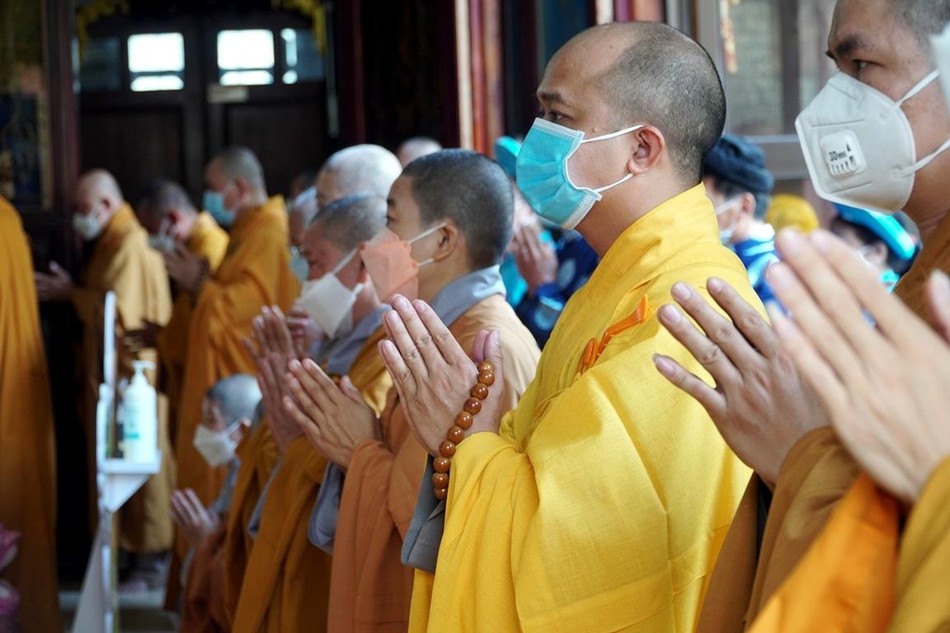 Chư Tăng Ni tham dự, đảnh lễ tưởng niệm Chư Tăng Ni tham dự, đảnh lễ tưởng niệm