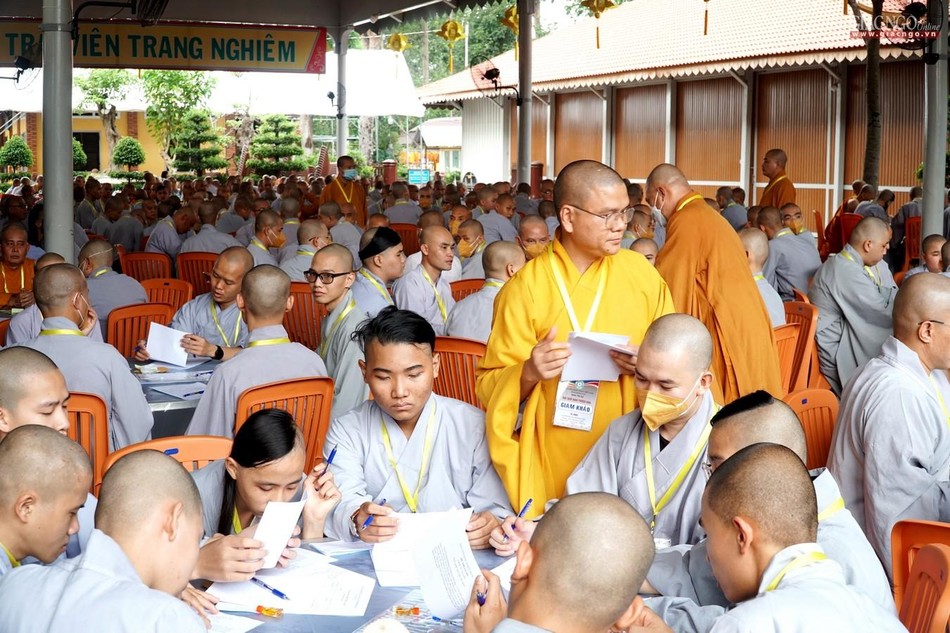Mỗi khu vực thi đều có chư tôn đức Ban Giám khảo Mỗi khu vực thi đều có chư tôn đức Ban Giám khảo