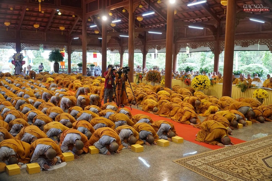 Đại giới đàn chính thức bế mạc vào sáng 20-4-2022