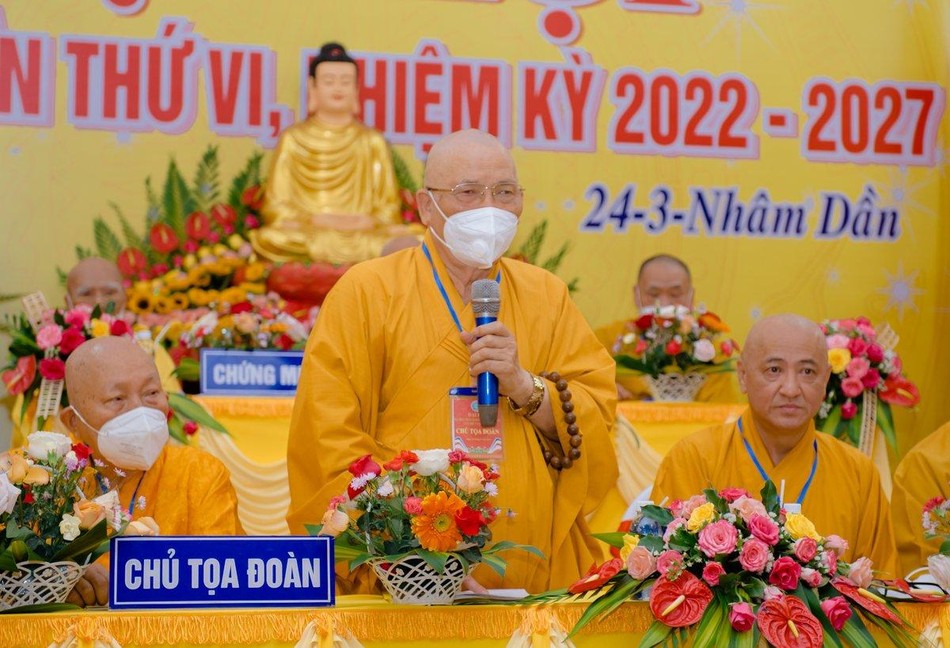 Hòa thượng Thích Hạnh Lạc chỉ định Đại đức Thích Thông Huy phát biểu khai mạc Hòa thượng Thích Hạnh Lạc chỉ định Đại đức Thích Thông Huy phát biểu khai mạc