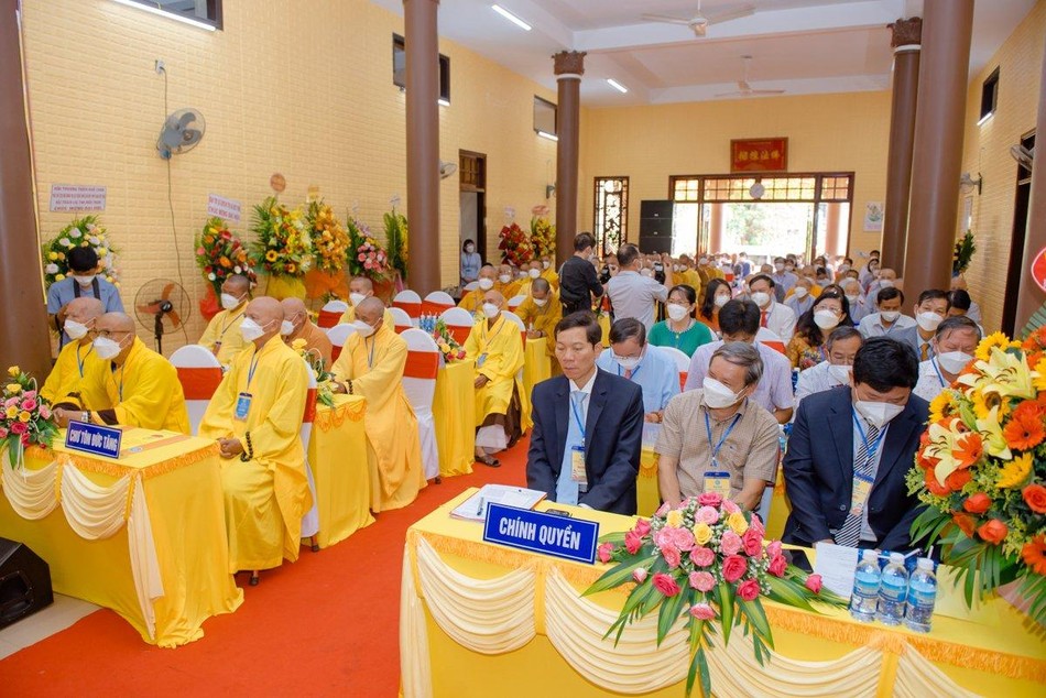 Chư tôn đức Tăng và lãnh đạo chính quyền tham dự Chư tôn đức Tăng và lãnh đạo chính quyền tham dự