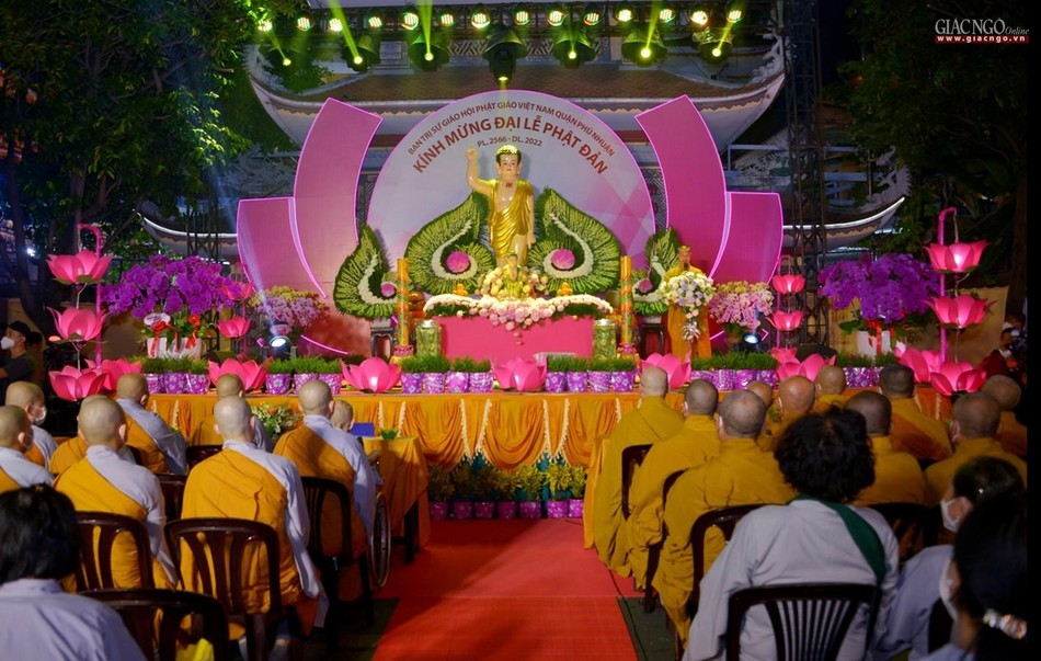 Lễ đài Ban Trị sự GHPGVN quận được thiết trí tại Quan Âm tu viện