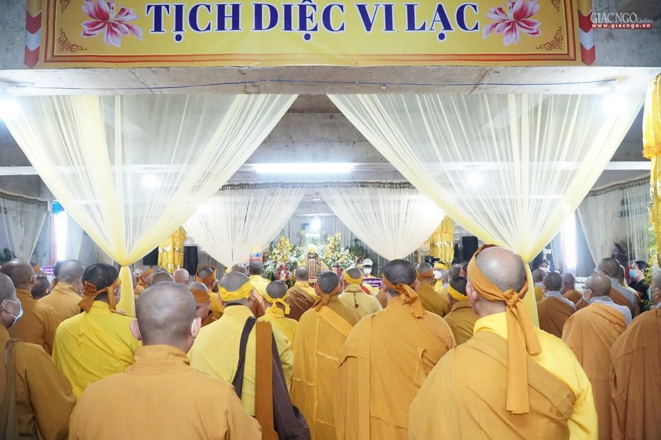 Tại lễ đường Tại lễ đường