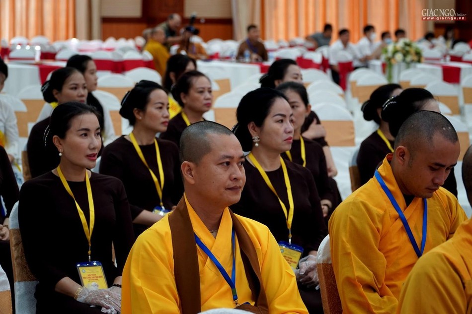 Chư Tăng và Phật tử tham dự