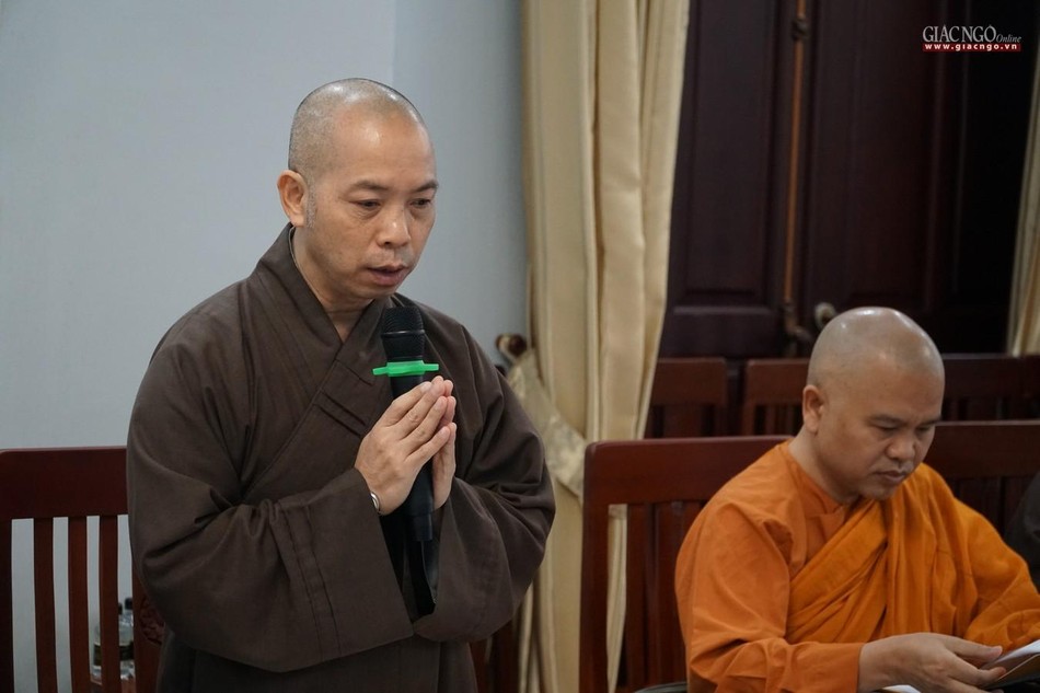 Thượng tọa Thích Quang Thạnh, Phó Viện trưởng kiêm Tổng Thư ký báo cáo công tác tuyển sinh Thượng tọa Thích Quang Thạnh, Phó Viện trưởng kiêm Tổng Thư ký báo cáo công tác tuyển sinh