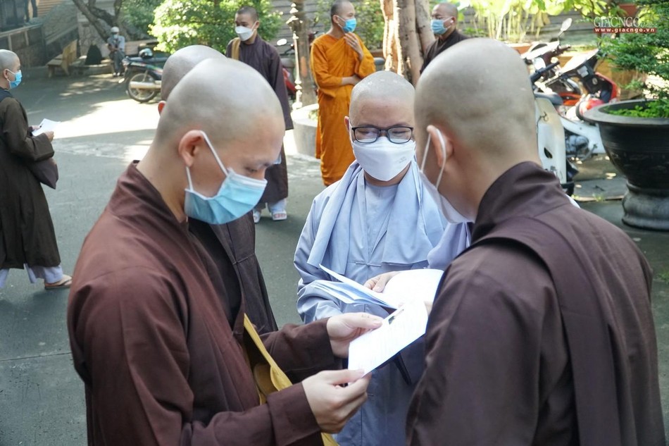 Các thí sinh kiểm tra thông tin lần cuối