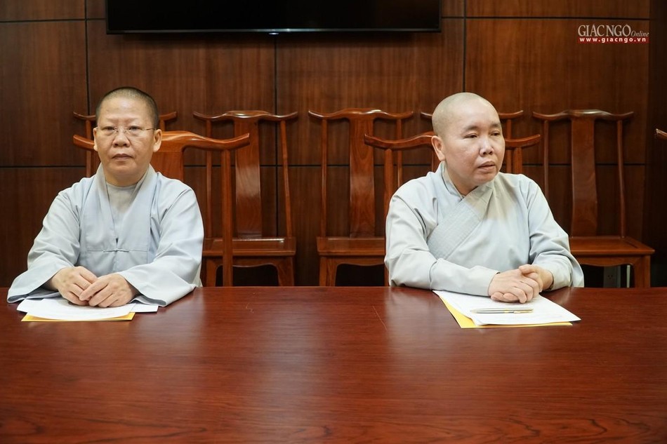 Ni sư Thích nữ Như Nguyệt phát biểu tại phiên họp Ni sư Thích nữ Như Nguyệt phát biểu tại phiên họp