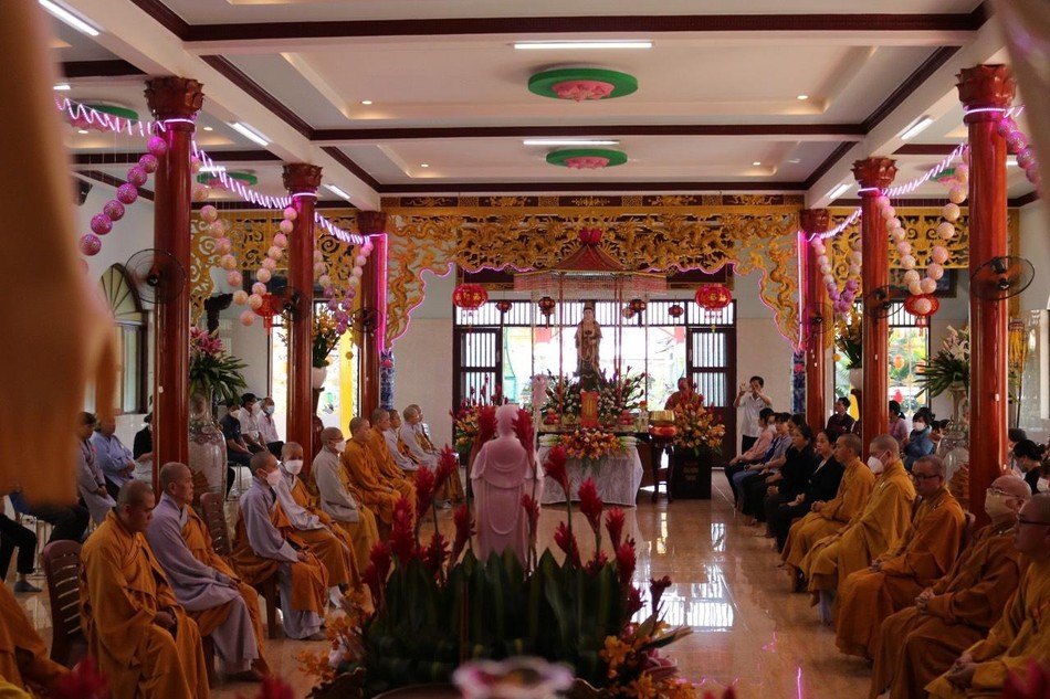 Chư tôn đức và lãnh đạo chính quyền tham dự lễ tưởng niệm