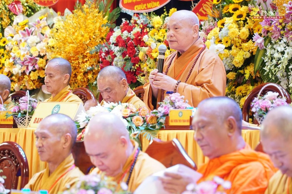 Hòa thượng Thích Thiện Nhơn, Chủ tịch Hội đồng Trị sự lấy ý kiến biểu quyết và ban đạo từ Hòa thượng Thích Thiện Nhơn, Chủ tịch Hội đồng Trị sự lấy ý kiến biểu quyết và ban đạo từ