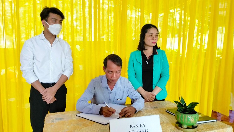 Ký sổ tang lưu niệm