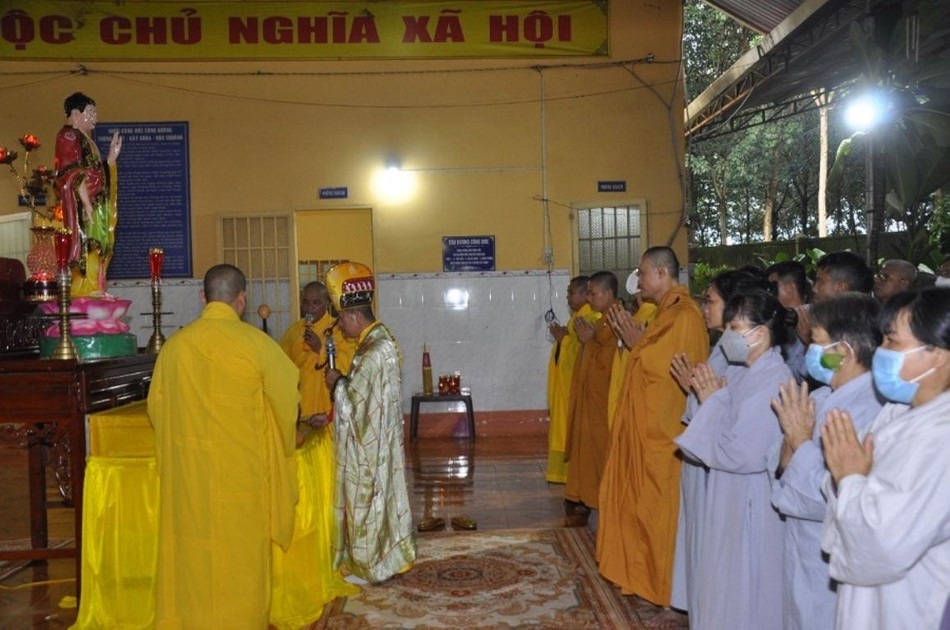 Lễ nhập quan tối ngày 19-9 tại chùa Thanh Hoa