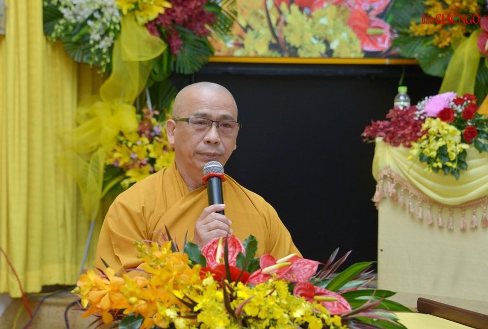 Thượng tọa Thích Tâm Chơn tình bày báo cáo tổng kết và phương hướng nhiệm kỳ mới Thượng tọa Thích Tâm Chơn tình bày báo cáo tổng kết và phương hướng nhiệm kỳ mới