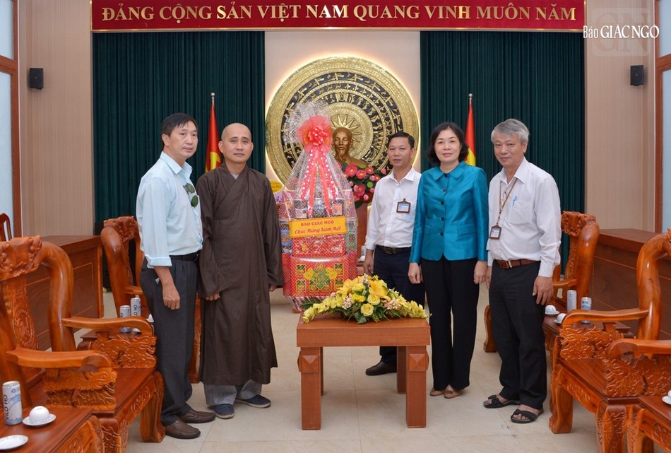 Chúc Tết tại UBND Q.3 Chúc Tết tại UBND Q.3