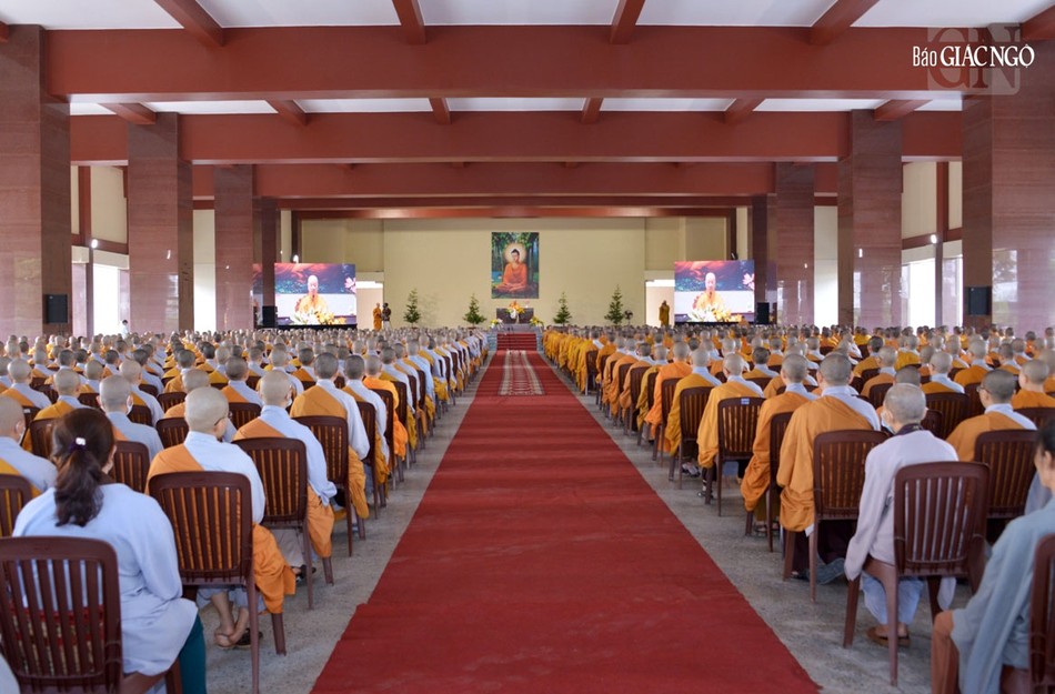 Giảng đường lớn ở tầng trệt chánh điện Học viện Phật giáo VN tại TP.HCM