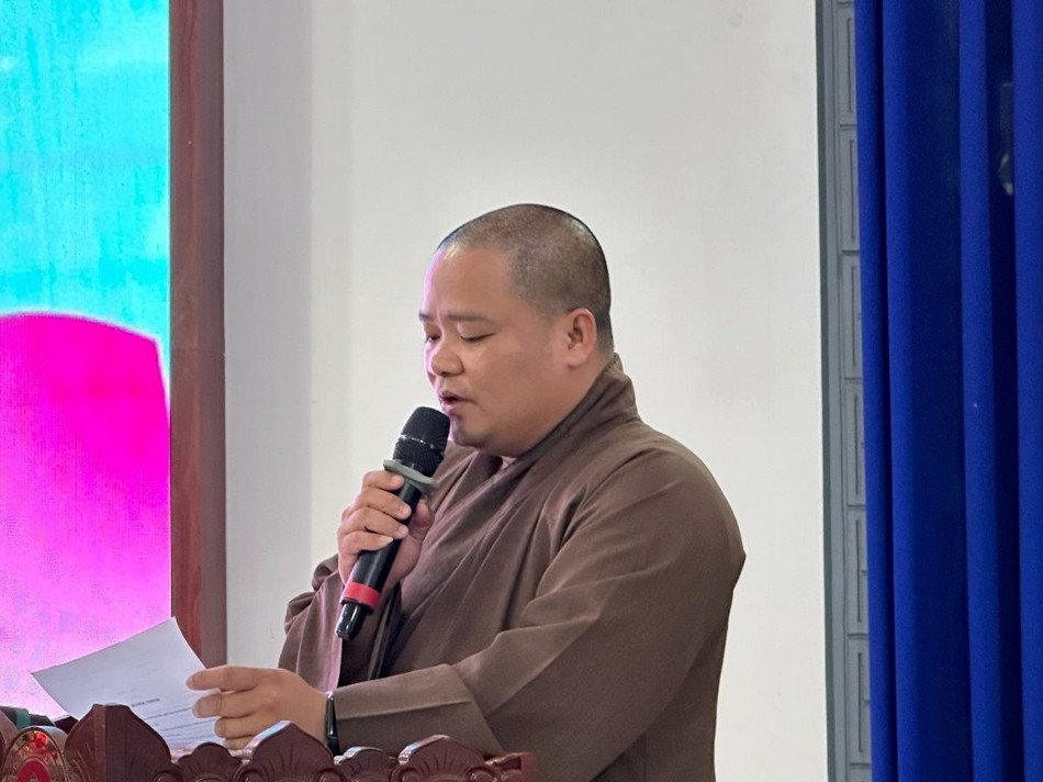 Đại đức Thích Quang Hội trình kế hoạch Đại đức Thích Quang Hội trình kế hoạch