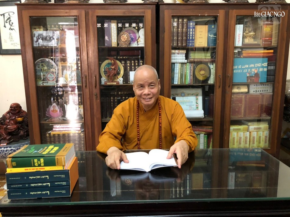 Với vai trò Trưởng ban Trị sự GHPGVN TP.Đà Nẵng, cố Hòa thượng luôn động viên các thành viên Ban Trị sự đoàn kết, hòa hợp, nỗ lực hoàn thành các Phật sự được giao phó Với vai trò Trưởng ban Trị sự GHPGVN TP.Đà Nẵng, cố Hòa thượng luôn động viên các thành viên Ban Trị sự đoàn kết, hòa hợp, nỗ lực hoàn thành các Phật sự được giao phó