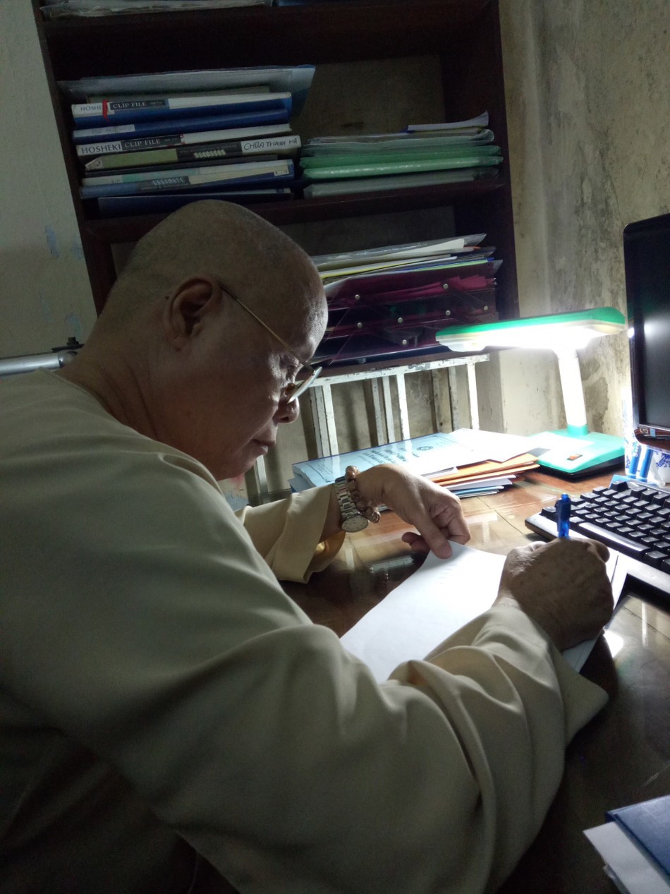 Cố Hòa thượng là vị Giáo thọ sư kỳ cựu đối với nhiều thế hệ Tăng Ni Cố Hòa thượng là vị Giáo thọ sư kỳ cựu đối với nhiều thế hệ Tăng Ni